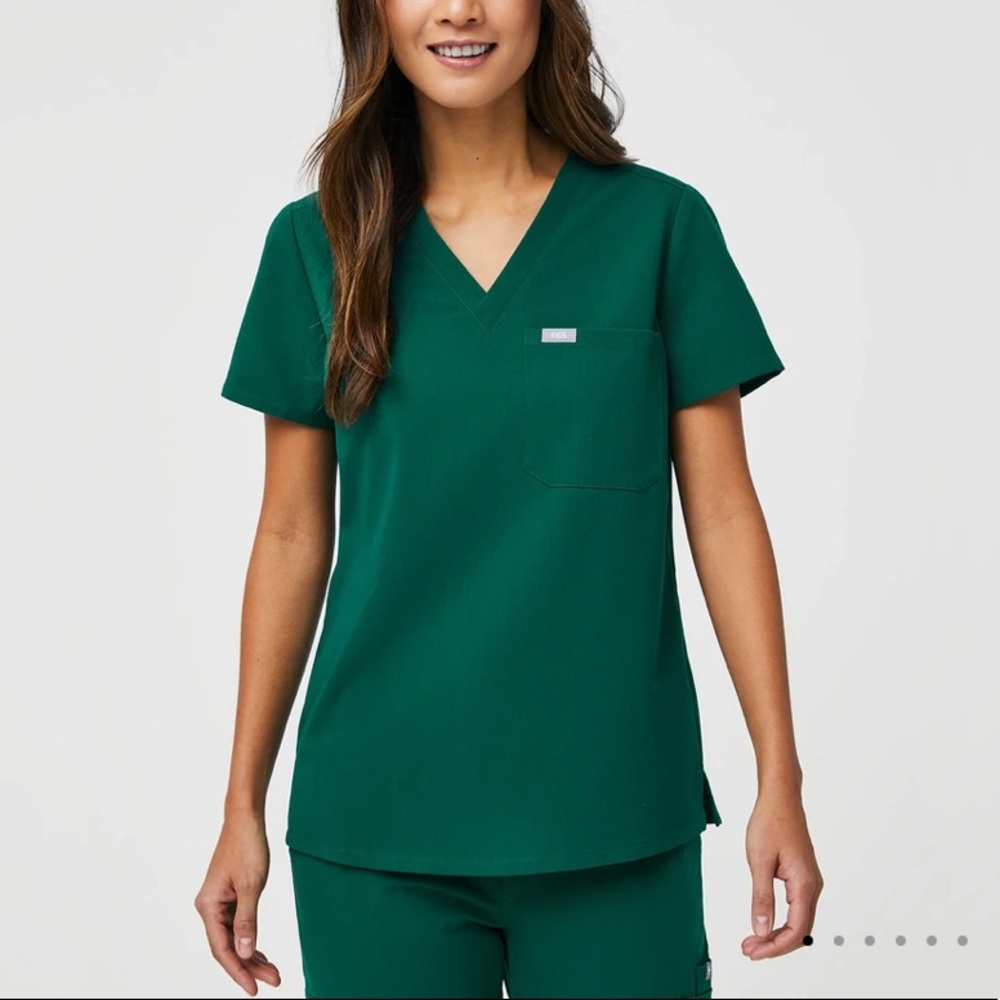 FIGS CATARINA ONE POCKET HUNTER GREEN SCRUB TOP